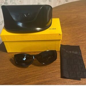 AUTHENTIC NWOT FENDI SUNGLASSES